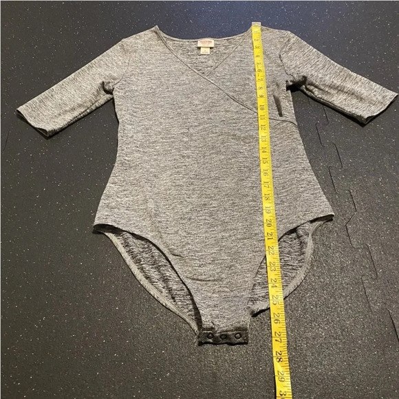 Mossimo Supply Co. Women Heathered Gray Bodysuit Size small Great condition - Picture 5 of 8